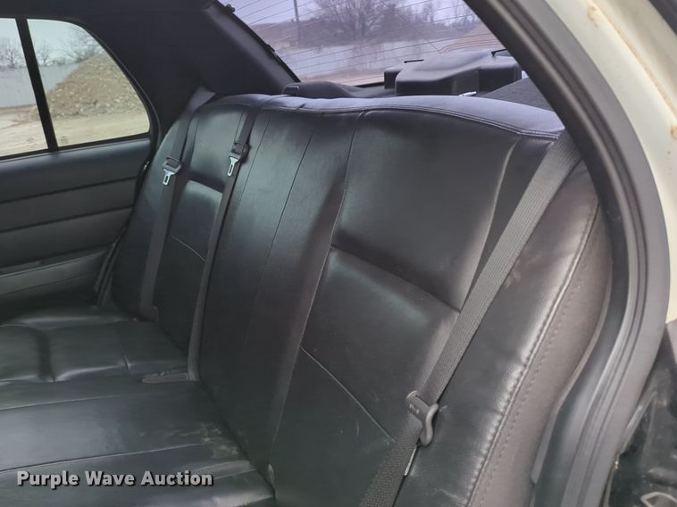 image for item OL9228 2010 Ford  Crown Victoria Police Interceptor 