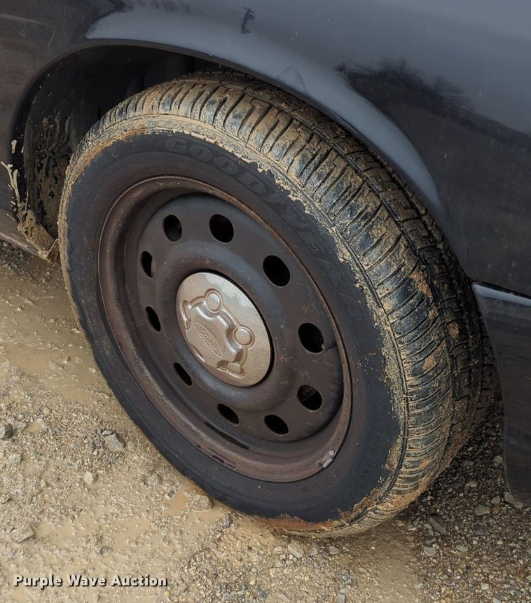 image for item OL9228 2010 Ford  Crown Victoria Police Interceptor 