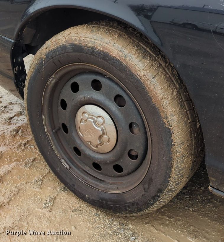 image for item OL9228 2010 Ford  Crown Victoria Police Interceptor 