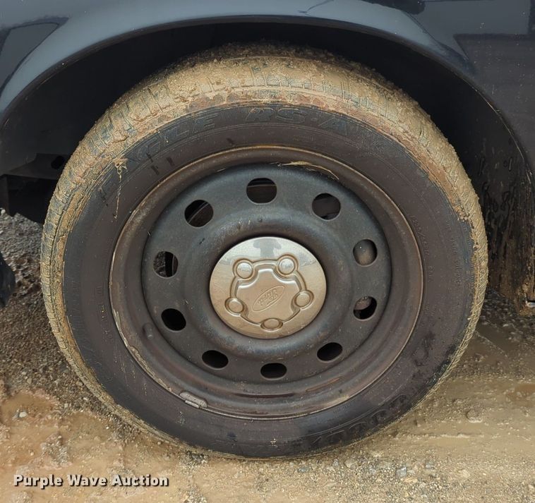 image for item OL9228 2010 Ford  Crown Victoria Police Interceptor 