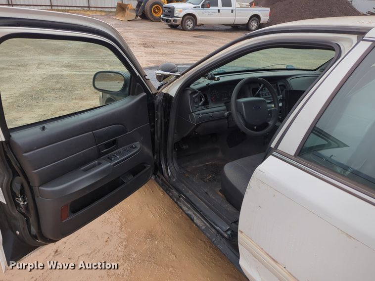 image for item OL9230 2010 Ford Crown Victoria Police Interceptor 