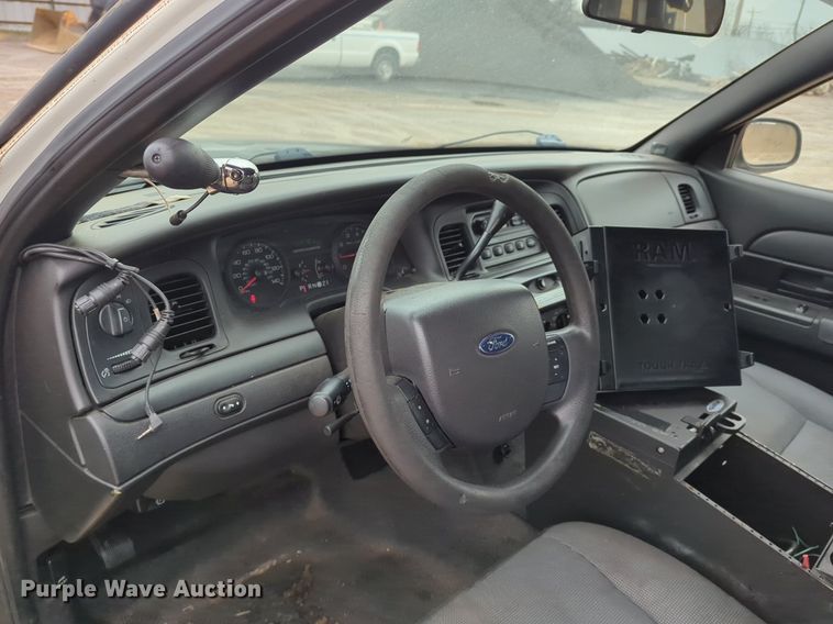 image for item OL9230 2010 Ford Crown Victoria Police Interceptor 