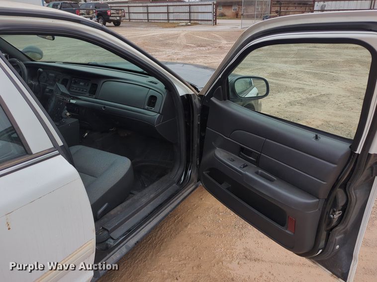 image for item OL9230 2010 Ford Crown Victoria Police Interceptor 