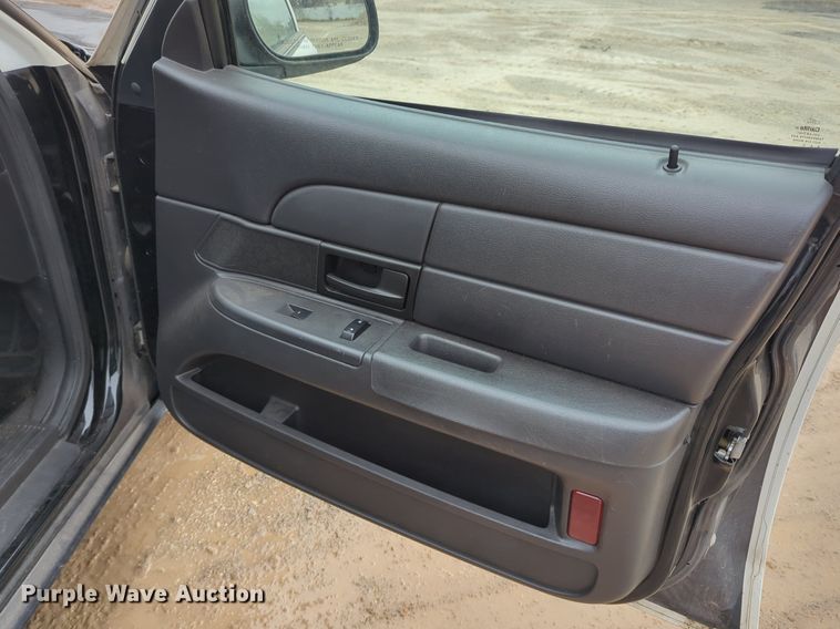 image for item OL9230 2010 Ford Crown Victoria Police Interceptor 