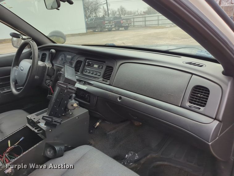 image for item OL9230 2010 Ford Crown Victoria Police Interceptor 
