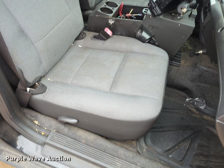 image for item OL9230 2010 Ford Crown Victoria Police Interceptor 