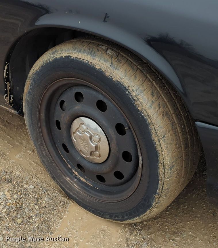 image for item OL9230 2010 Ford Crown Victoria Police Interceptor 