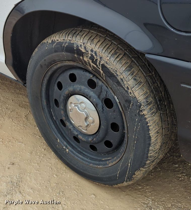 image for item OL9230 2010 Ford Crown Victoria Police Interceptor 