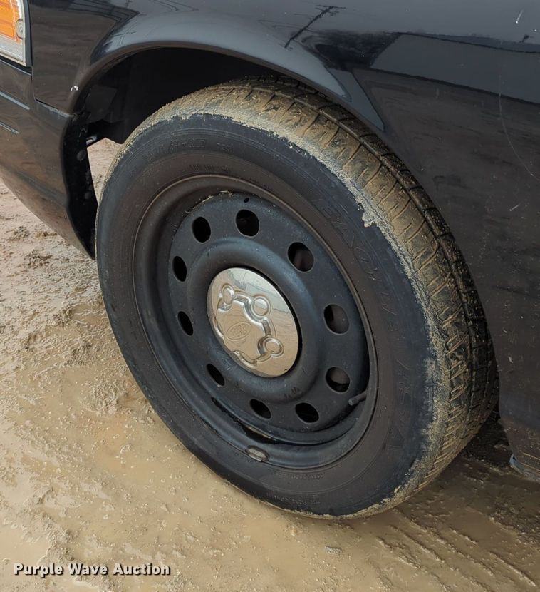 image for item OL9230 2010 Ford Crown Victoria Police Interceptor 