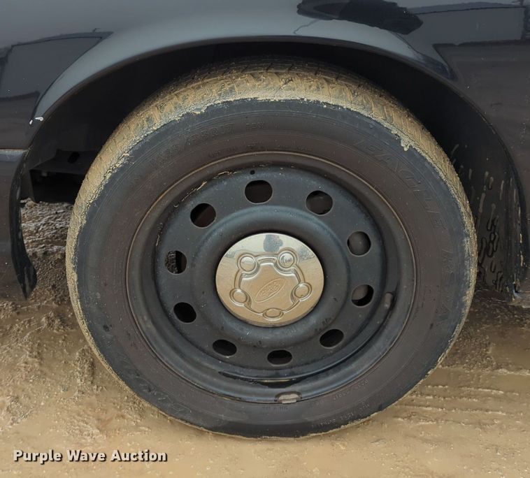 image for item OL9230 2010 Ford Crown Victoria Police Interceptor 