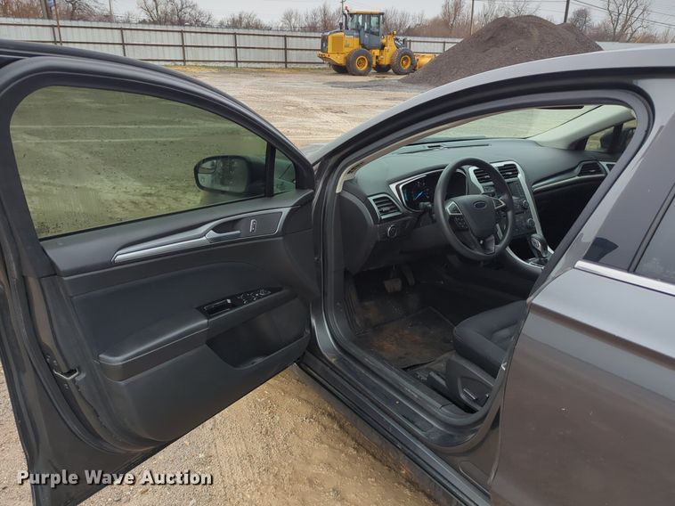 image for item OL9231 2015 Ford Fusion Hybrid 