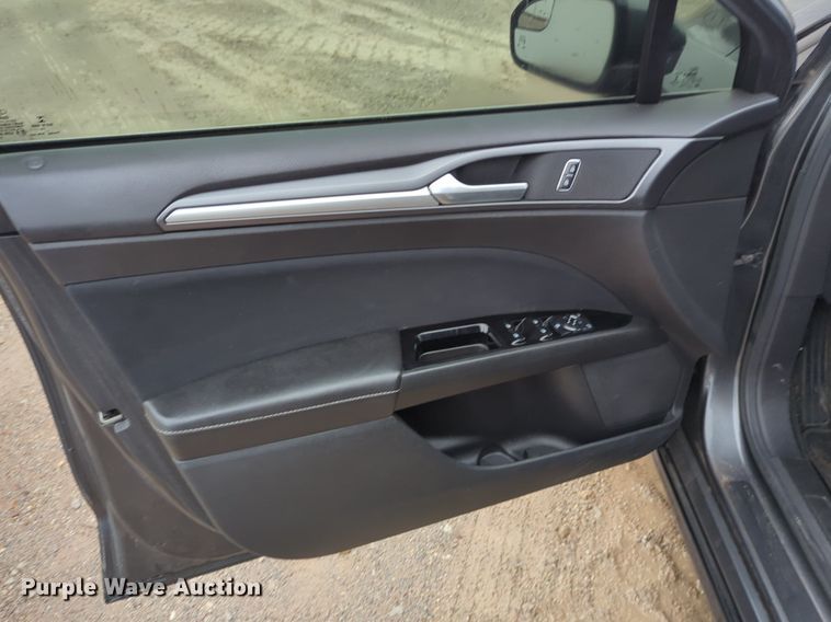 image for item OL9231 2015 Ford Fusion Hybrid 