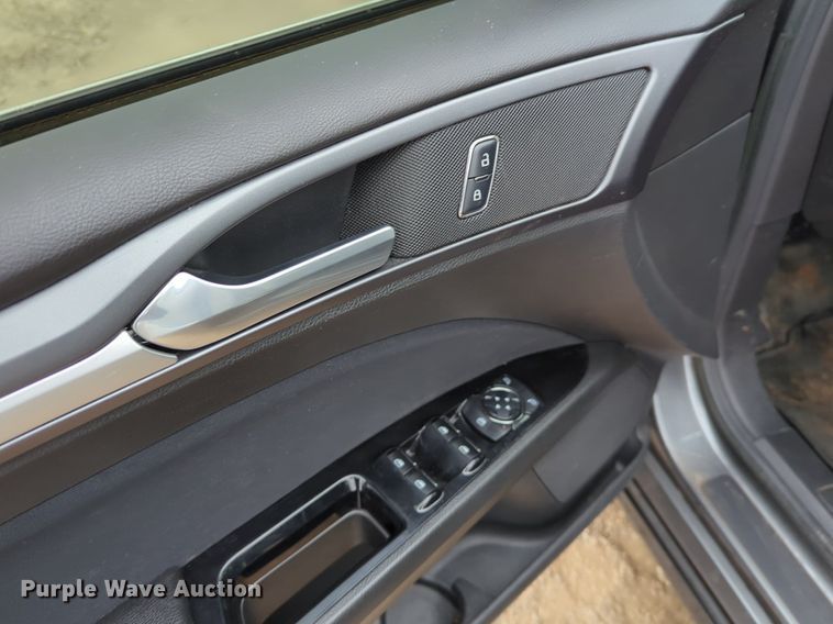 image for item OL9231 2015 Ford Fusion Hybrid 