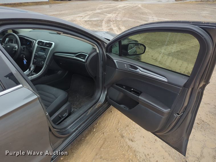 image for item OL9231 2015 Ford Fusion Hybrid 