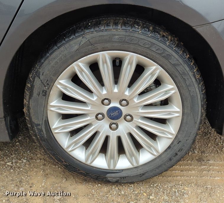 image for item OL9231 2015 Ford Fusion Hybrid 