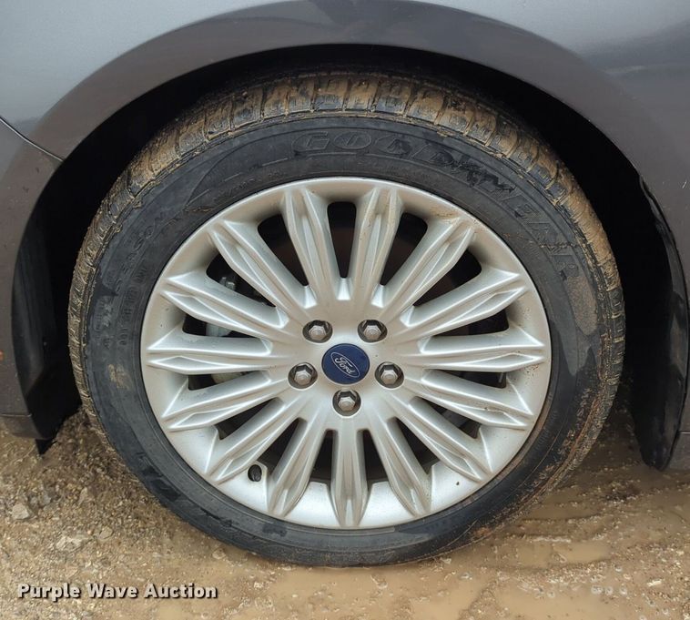 image for item OL9231 2015 Ford Fusion Hybrid 