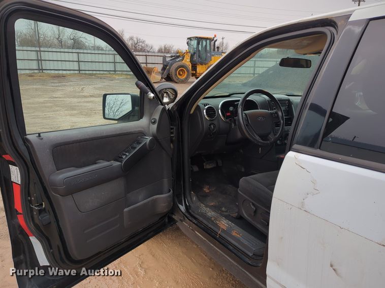 image for item OL9232 2010 Ford  Explorer SUV