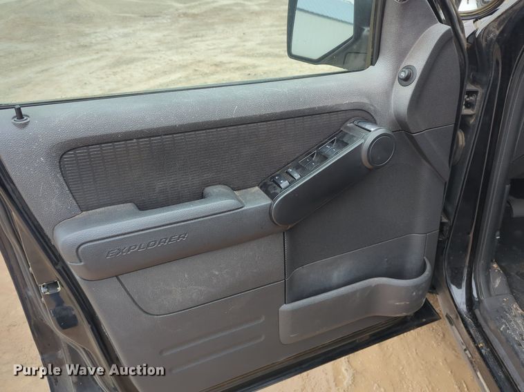 image for item OL9232 2010 Ford  Explorer SUV