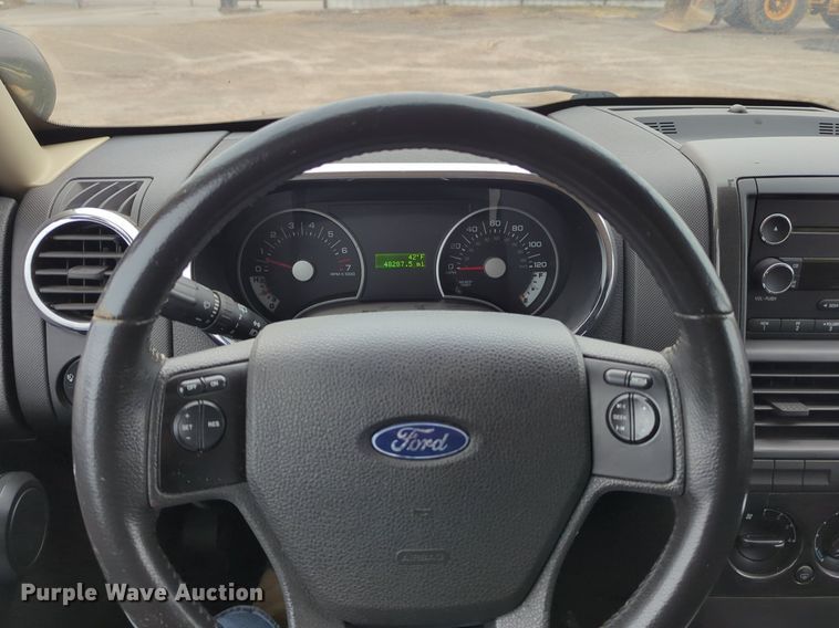 image for item OL9232 2010 Ford  Explorer SUV