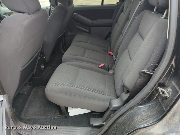 image for item OL9232 2010 Ford  Explorer SUV