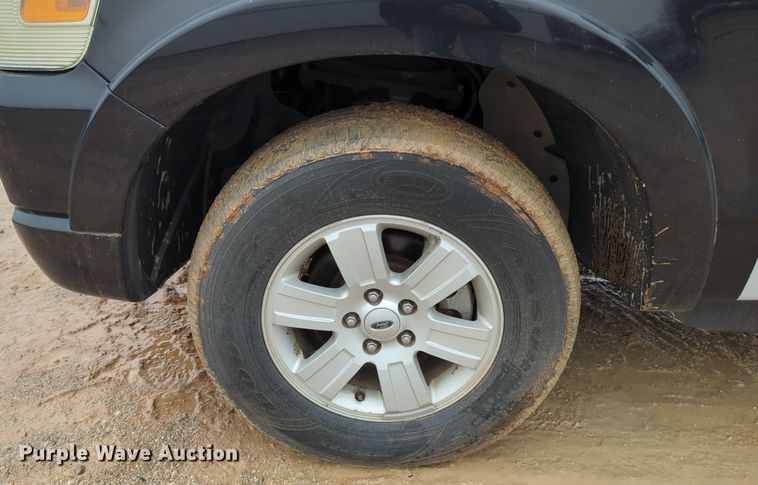 image for item OL9232 2010 Ford  Explorer SUV