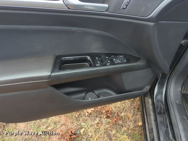 image for item OL9234 2013 Ford Fusion Hybrid 