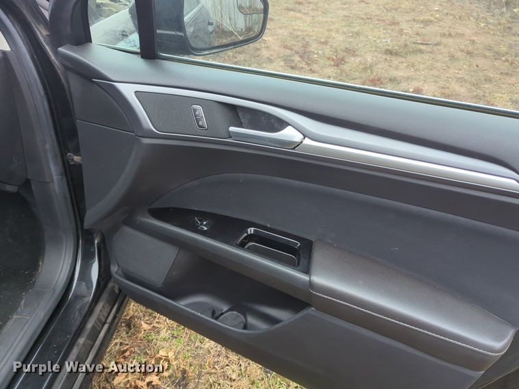 image for item OL9234 2013 Ford Fusion Hybrid 