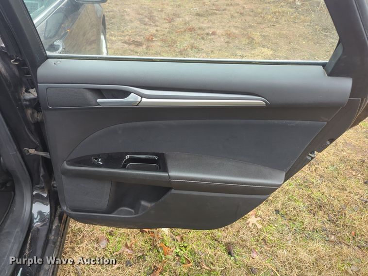 image for item OL9234 2013 Ford Fusion Hybrid 