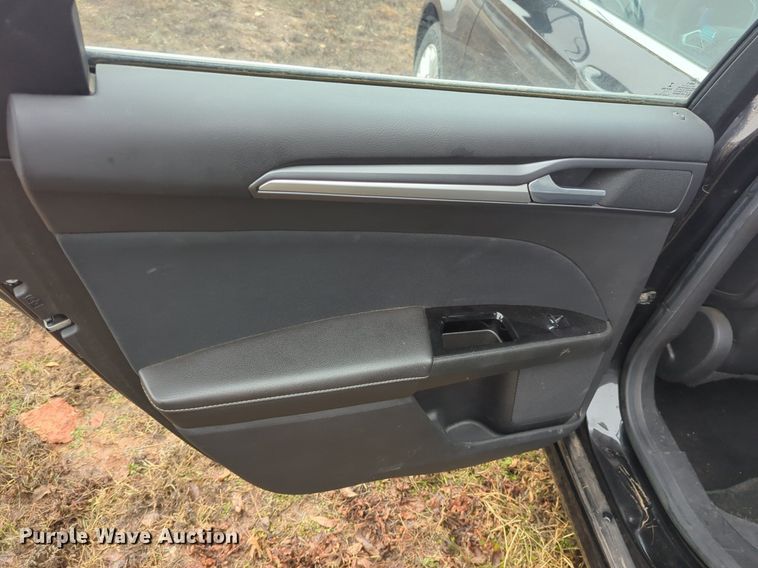 image for item OL9234 2013 Ford Fusion Hybrid 