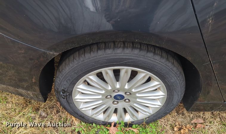 image for item OL9234 2013 Ford Fusion Hybrid 