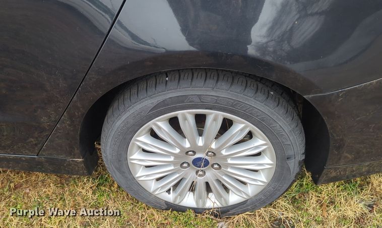 image for item OL9234 2013 Ford Fusion Hybrid 