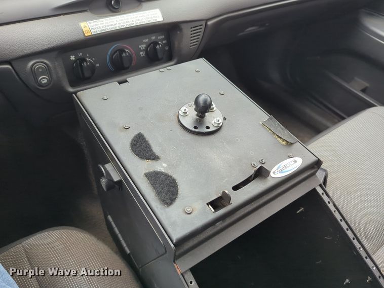 image for item OL9235 2008 Ford  Crown Victoria Police Interceptor 