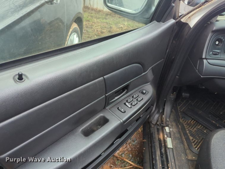 image for item OL9238 2006 Ford  Crown Victoria Police Interceptor 