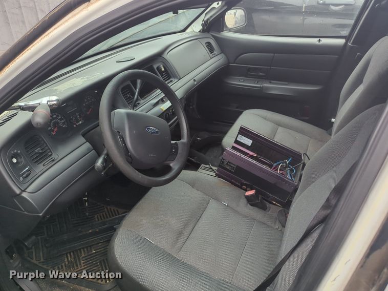 image for item OL9238 2006 Ford  Crown Victoria Police Interceptor 