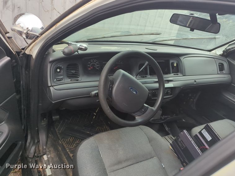 image for item OL9238 2006 Ford  Crown Victoria Police Interceptor 