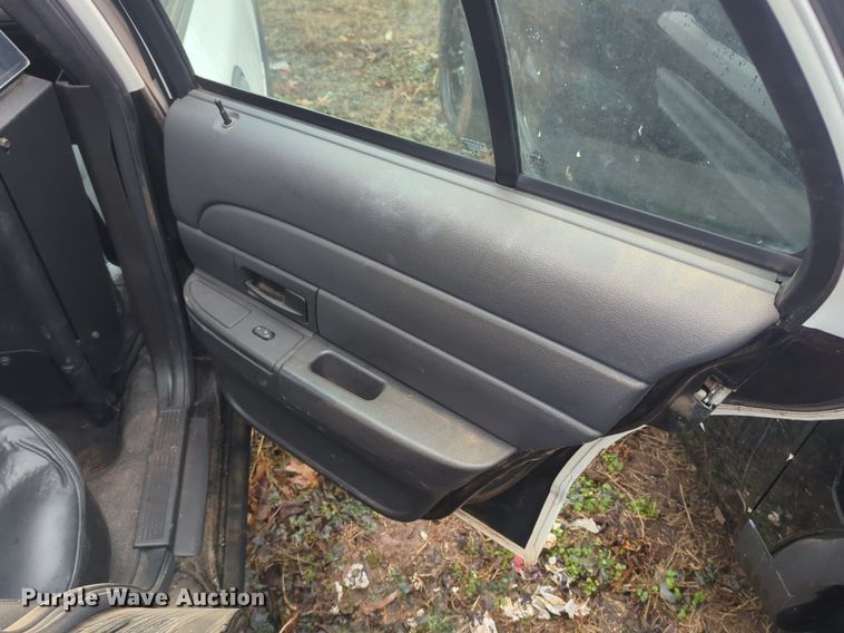 image for item OL9238 2006 Ford  Crown Victoria Police Interceptor 