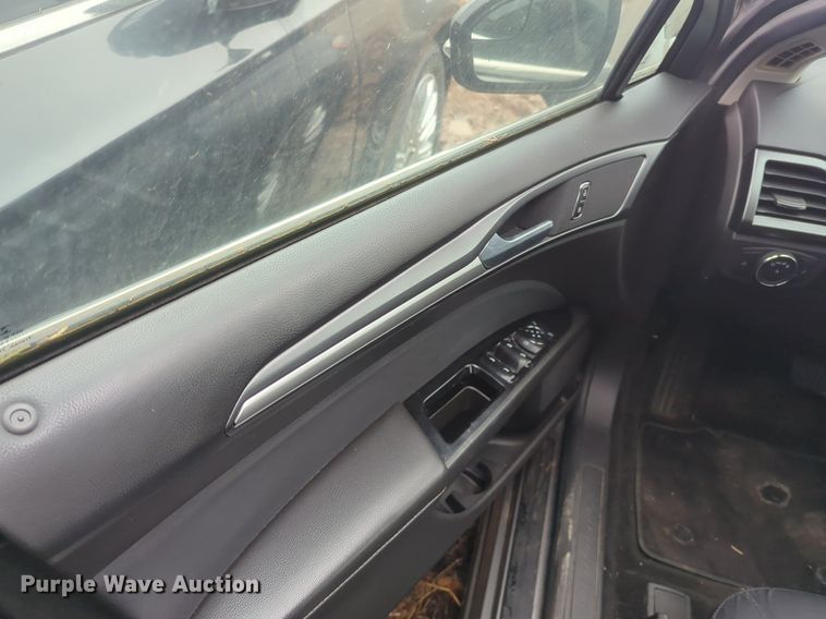 image for item OL9240 2014 Ford Fusion Hybrid 