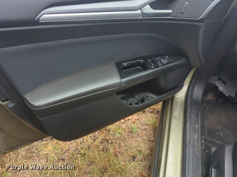 image for item OL9241 2013 Ford  Fusion Hybrid 