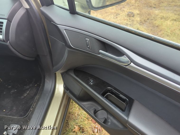 image for item OL9241 2013 Ford  Fusion Hybrid 