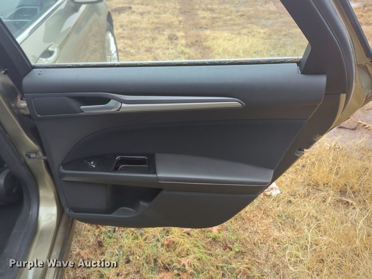 image for item OL9241 2013 Ford  Fusion Hybrid 