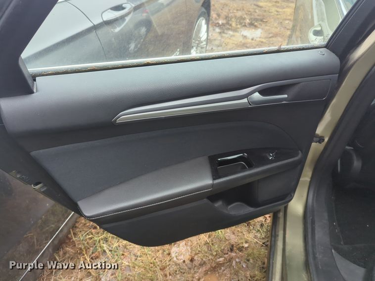 image for item OL9241 2013 Ford  Fusion Hybrid 