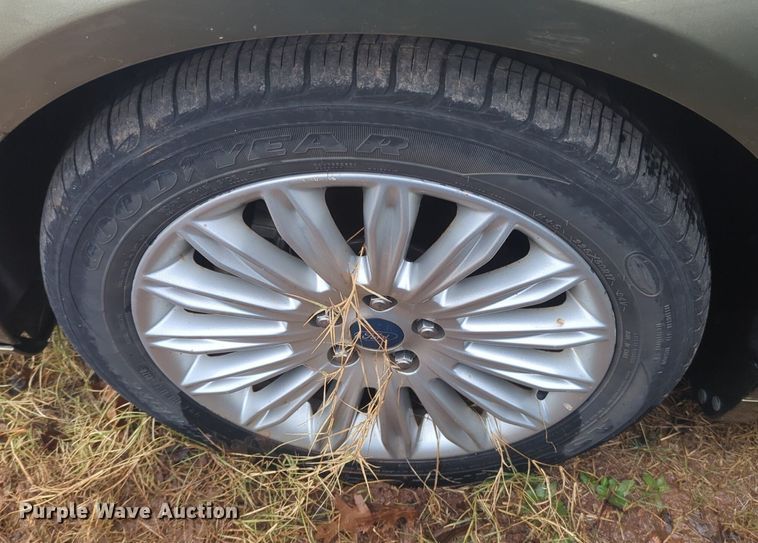 image for item OL9241 2013 Ford  Fusion Hybrid 