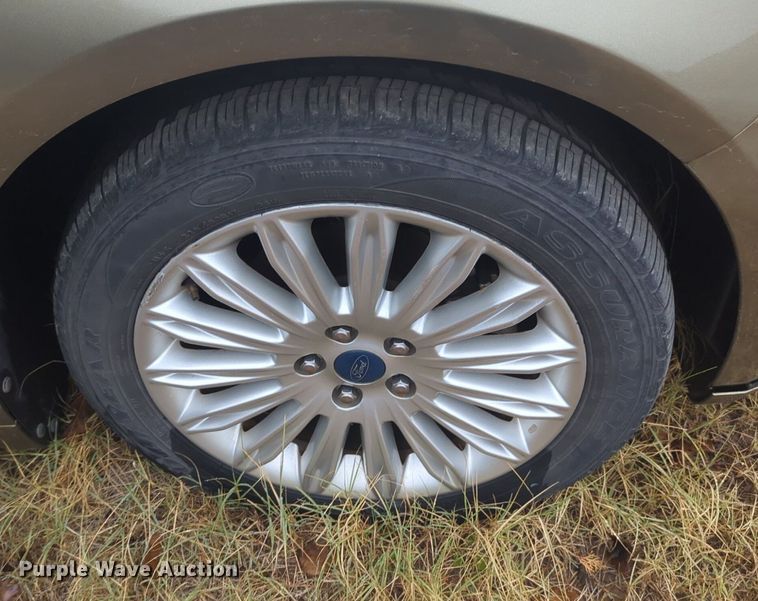 image for item OL9241 2013 Ford  Fusion Hybrid 