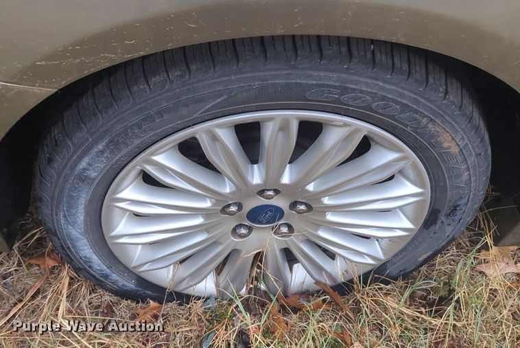 image for item OL9241 2013 Ford  Fusion Hybrid 