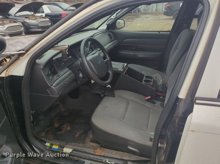 image for item OL9242 2009 Ford  Crown Victoria Police Interceptor 