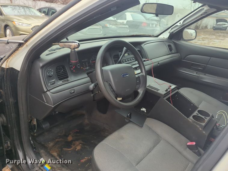 image for item OL9242 2009 Ford  Crown Victoria Police Interceptor 