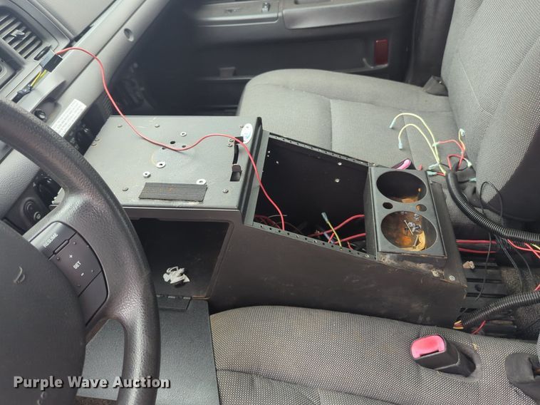 image for item OL9242 2009 Ford  Crown Victoria Police Interceptor 