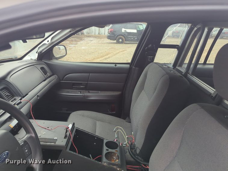 image for item OL9242 2009 Ford  Crown Victoria Police Interceptor 