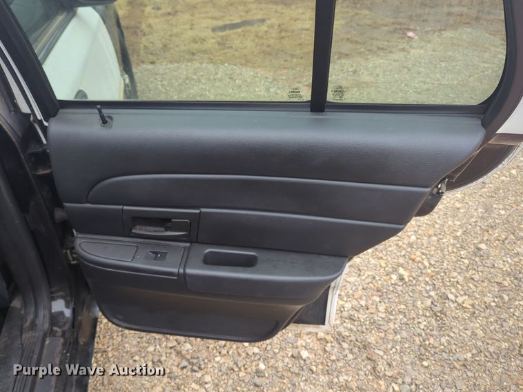 image for item OL9242 2009 Ford  Crown Victoria Police Interceptor 