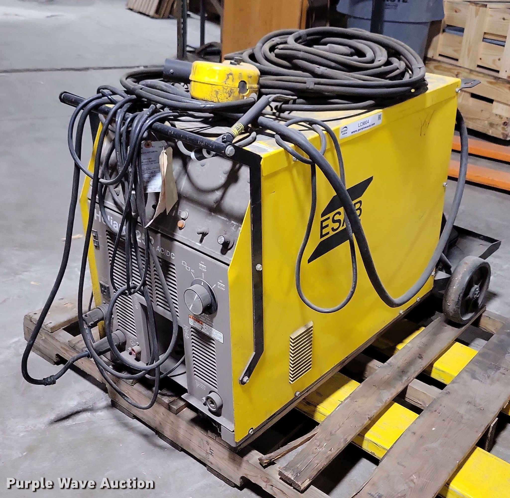 ESAB Heliarc 252 welder in Des Moines, IA Item LC9804 for sale
